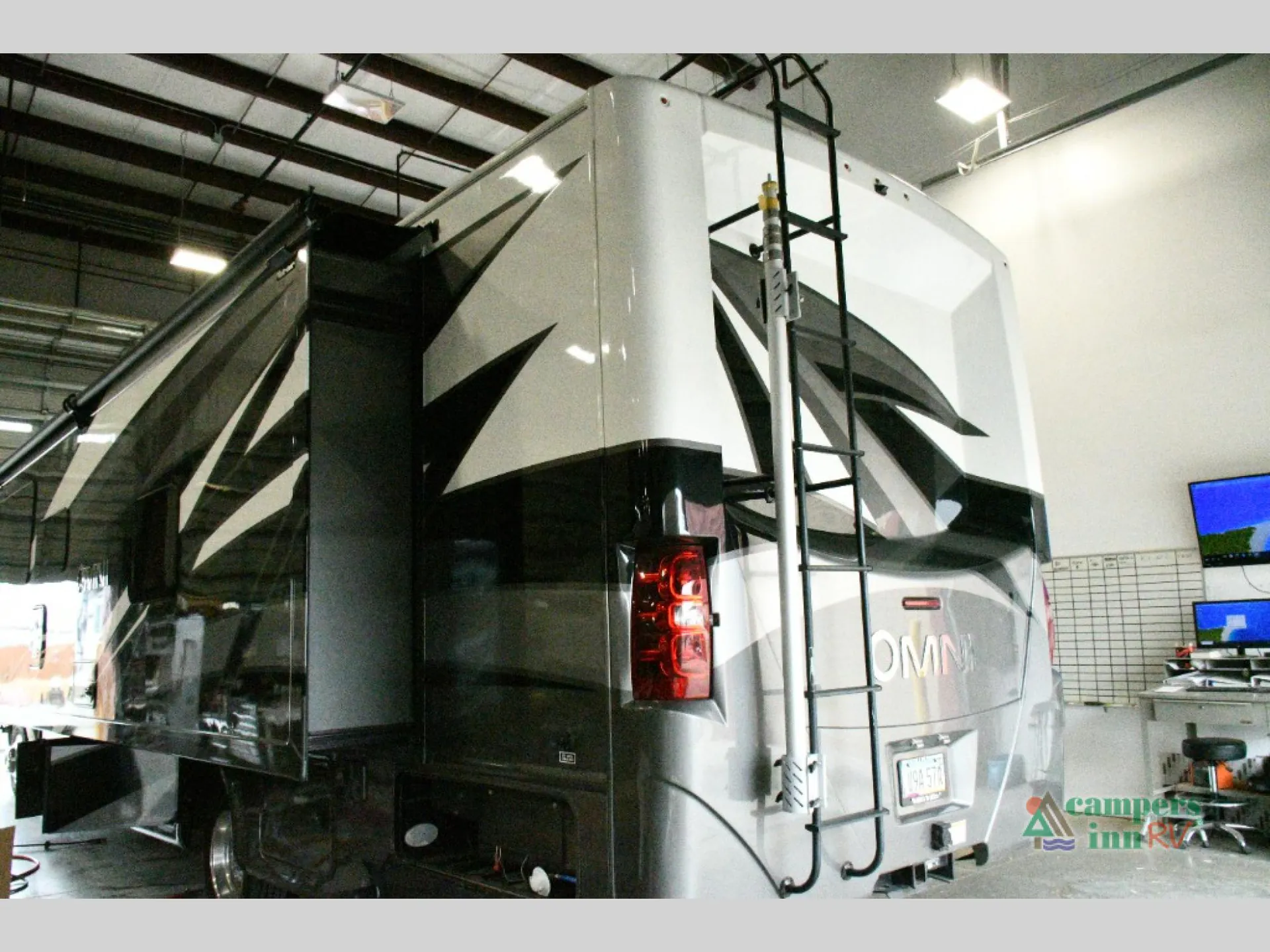 2021 Thor Motor Coach Omni BH35 - Photo 4