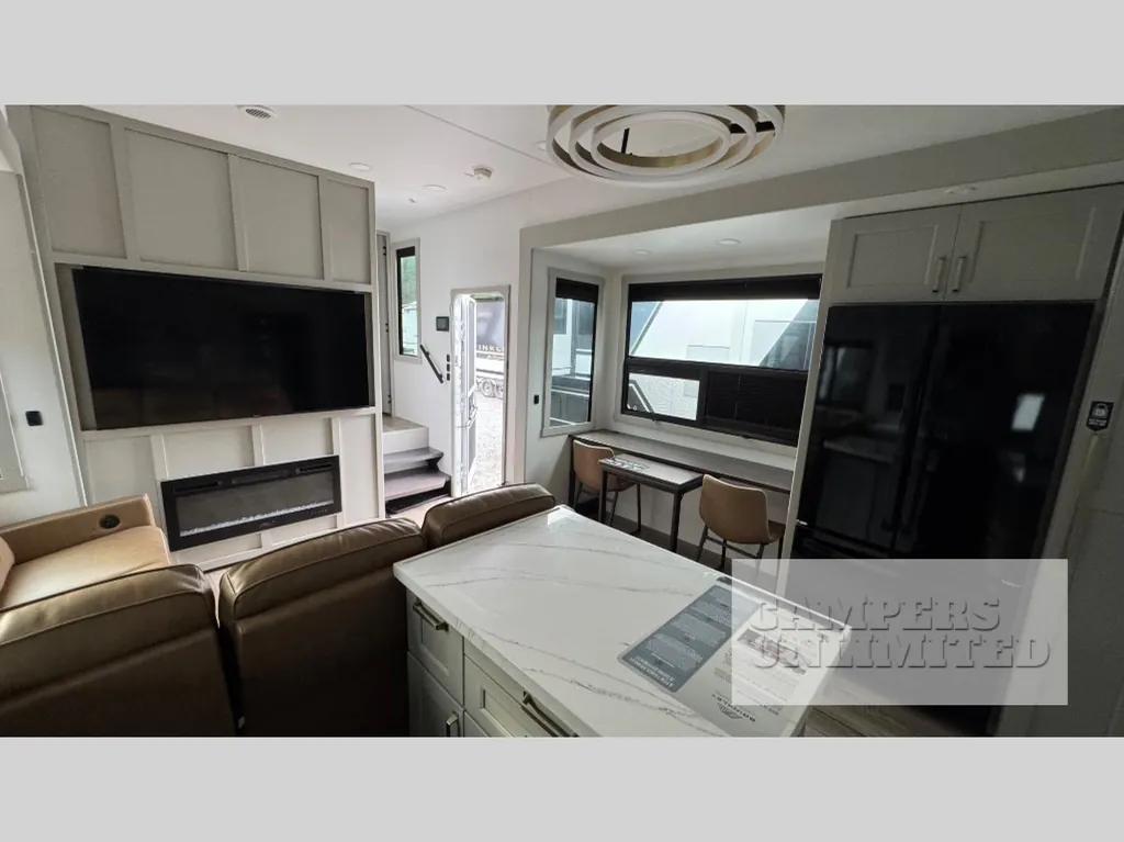 2026 Brinkley Model G 3950, Photos photo 9