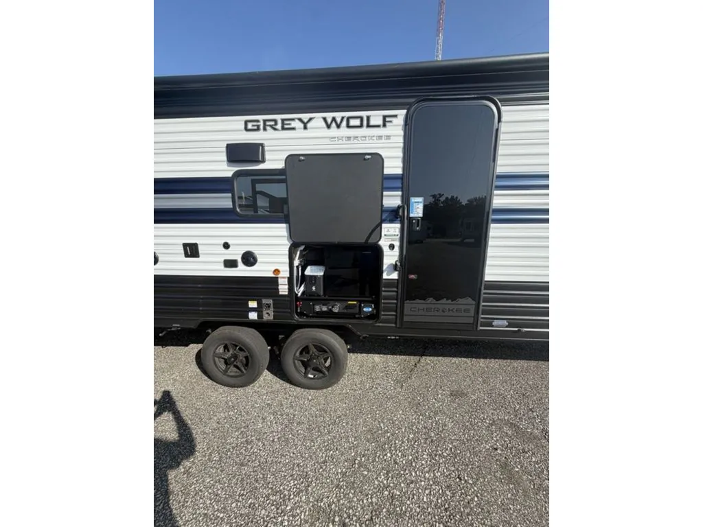 2027 Forest River Cherokee Grey Wolf 26KF, Photos photo 12
