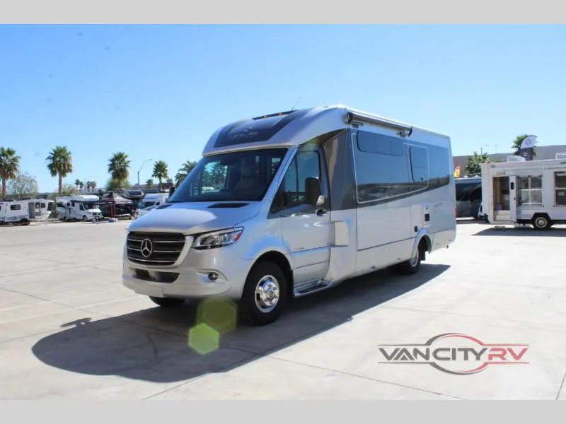 2020 Leisure Travel Unity U24MB - Photo 2