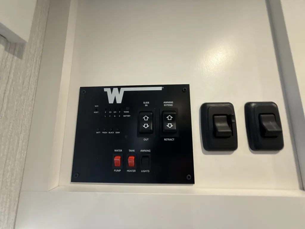 2027 Winnebago Micro Minnie 2108DS, Photos photo 17