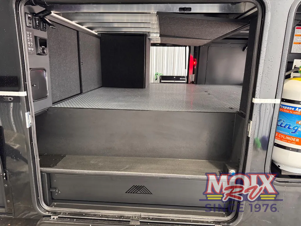 2026 Brinkley Model G 4100, Photos photo 10