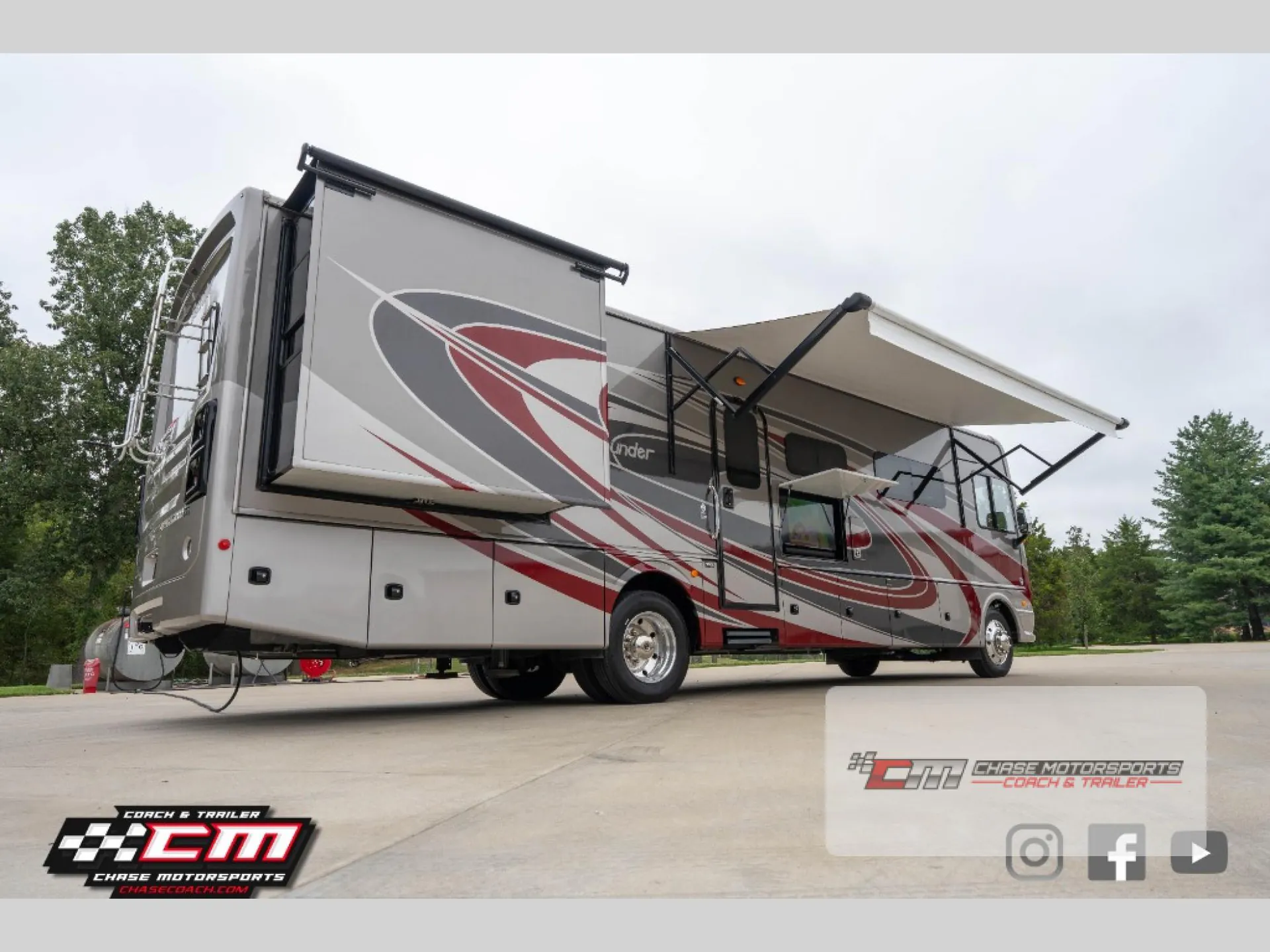 2023 Fleetwood Bounder 35GL - Photo 4