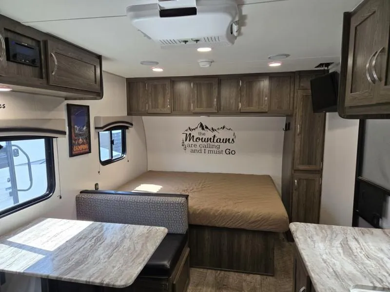 2021 Chinook DREAM 175BH - Photo 3