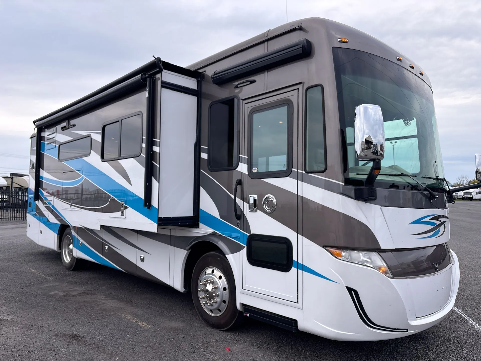 2020 Tiffin Allegro RED 340 33 AL - Photo 2