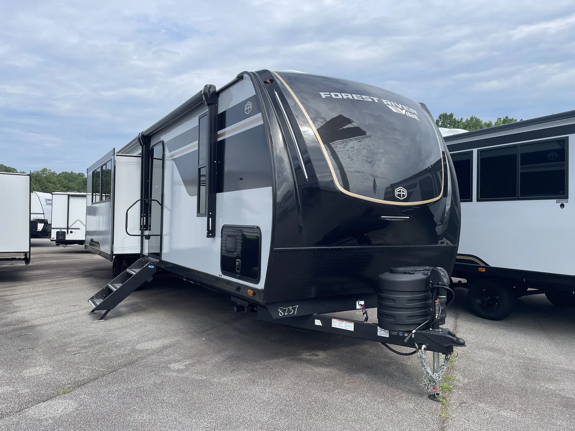 2027 Forest River Vibe 3400BH - Photo 2