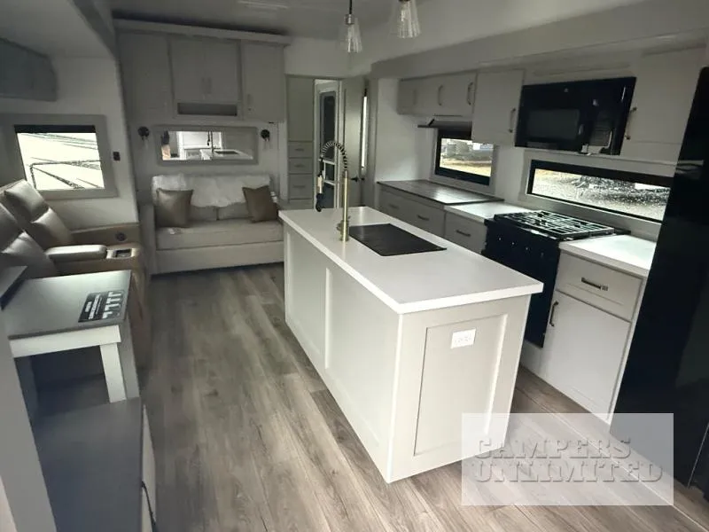 2026 Brinkley Model Z 3515 - Photo 4