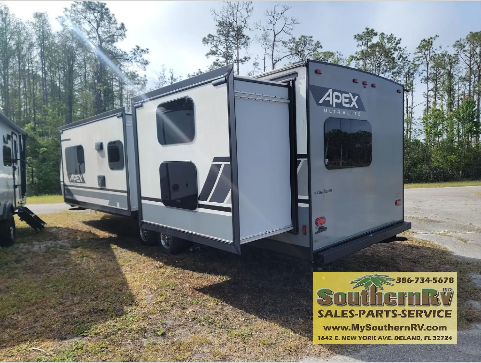 2022 Coachmen Apex 300BHS - Photo 4