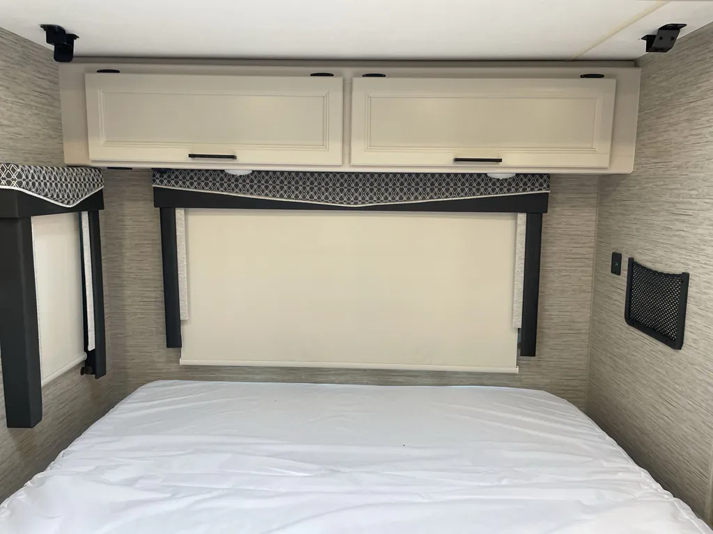 2023 Thor Motor Coach Axis 24.3, Photos photo 15
