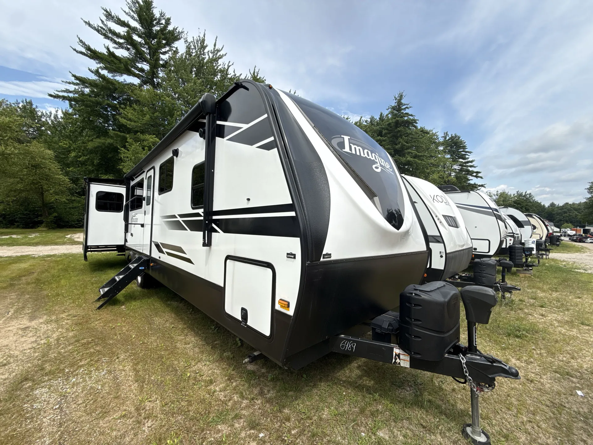 2021 Grand Design Imagine 3100RD - Photo 2