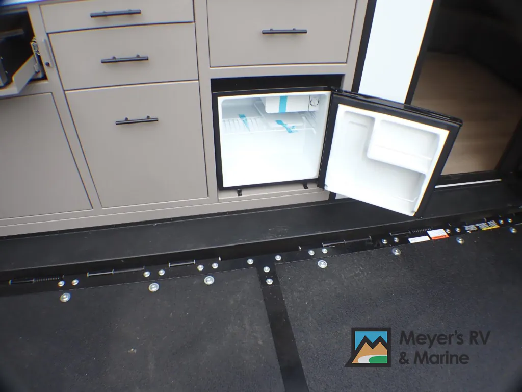 2026 Grand Design Momentum 399M, Photos photo 40