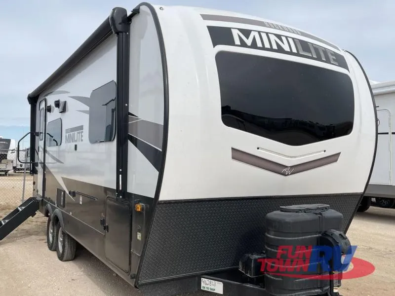2025 Forest River Rockwood Mini Lite 2205S - Photo 2