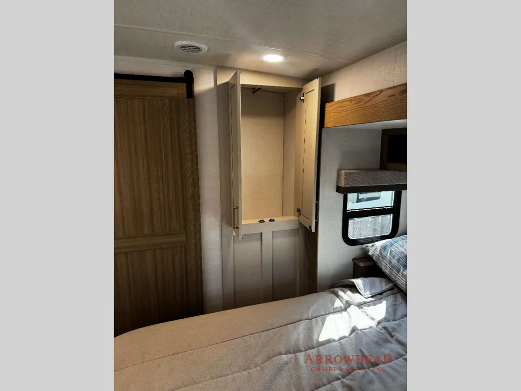 2027 Forest River Rockwood Signature 401SFB, Photos photo 44