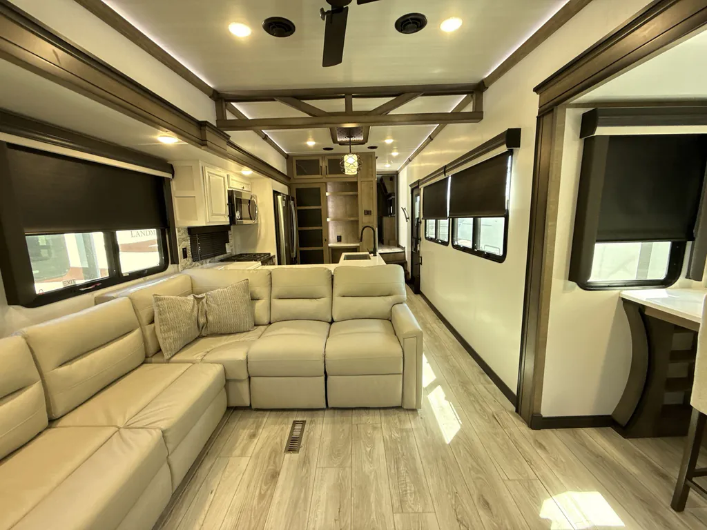 2024 Keystone Montana 3531RE, Photos photo 6
