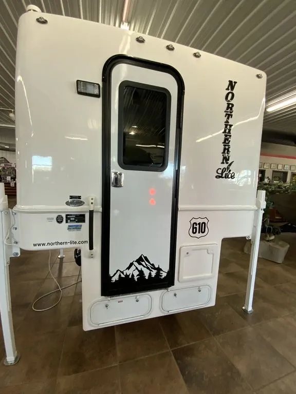 2026 Northern Lite Truck Camper Half-Ton 610 - Photo 4