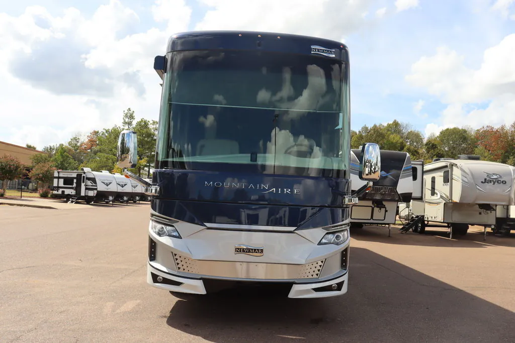 2024 Newmar Mountain Aire 3825 - Photo 3