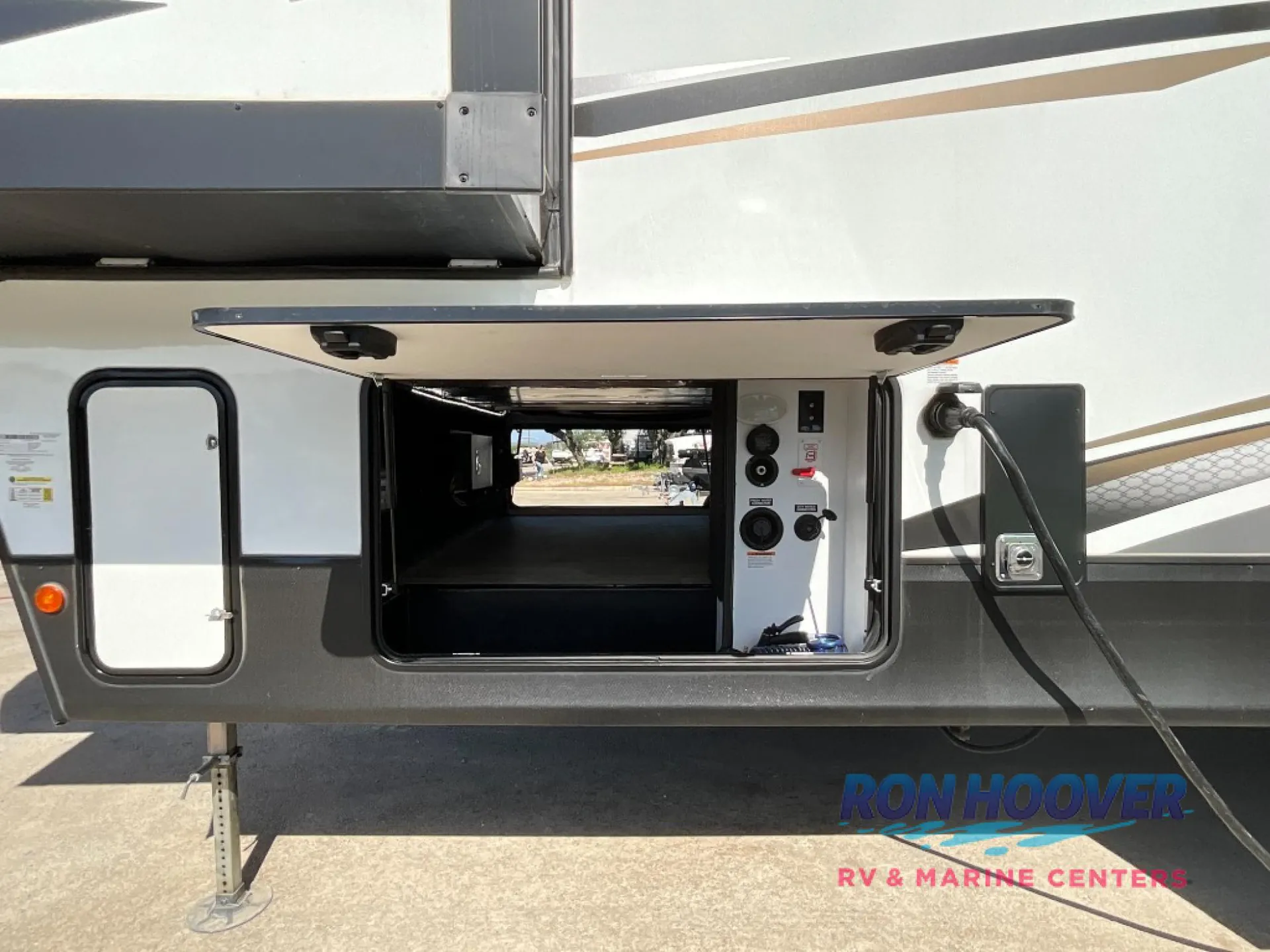 2023 Dutchmen Astoria 3803FLP - Photo 3