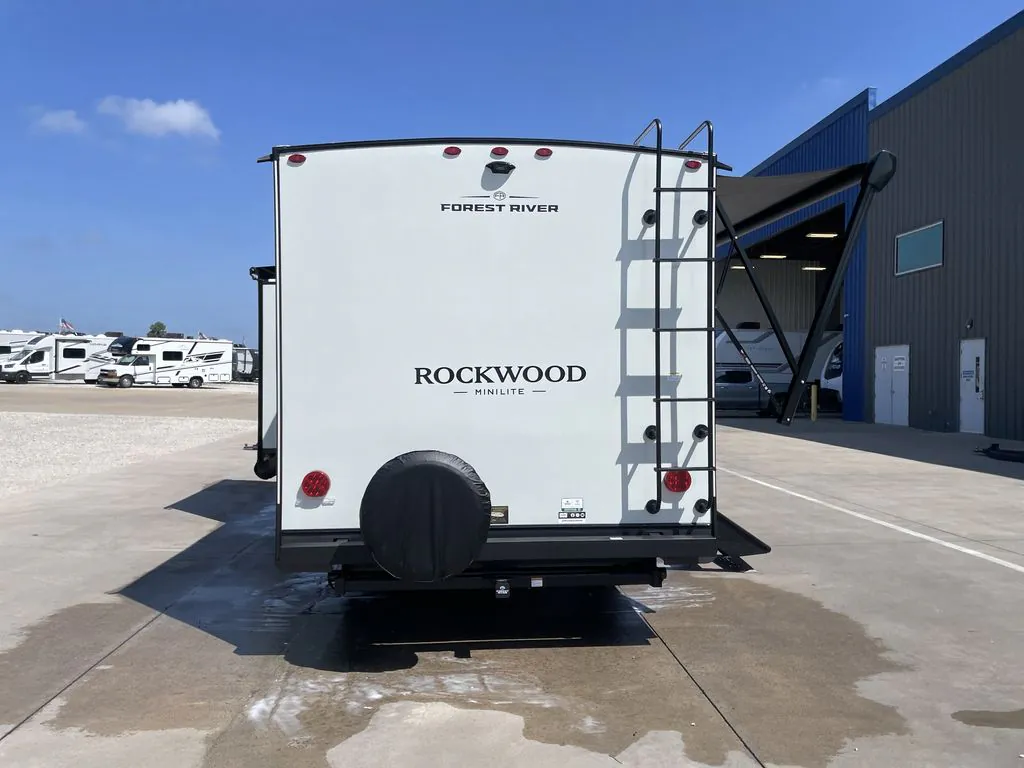 2027 Forest River Rockwood Mini Lite 2506FK — Photo 6