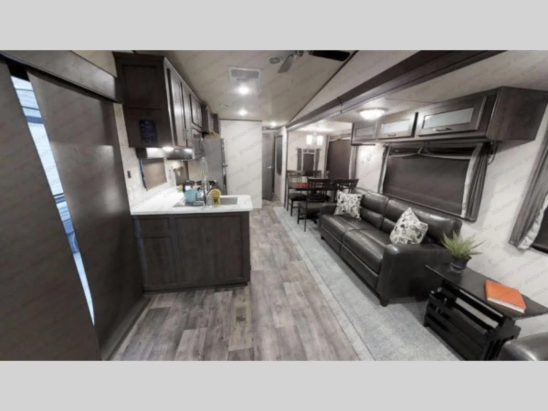 2018 Forest River Wildwood DLX 39FDEN - Photo 3