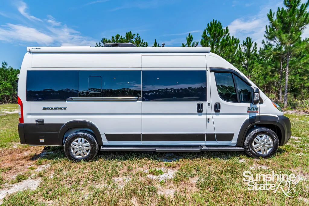 2022 Thor Motor Coach Sequence 20K - Photo 3