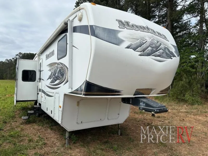 2011 Keystone Montana 3580 RL - Main photo