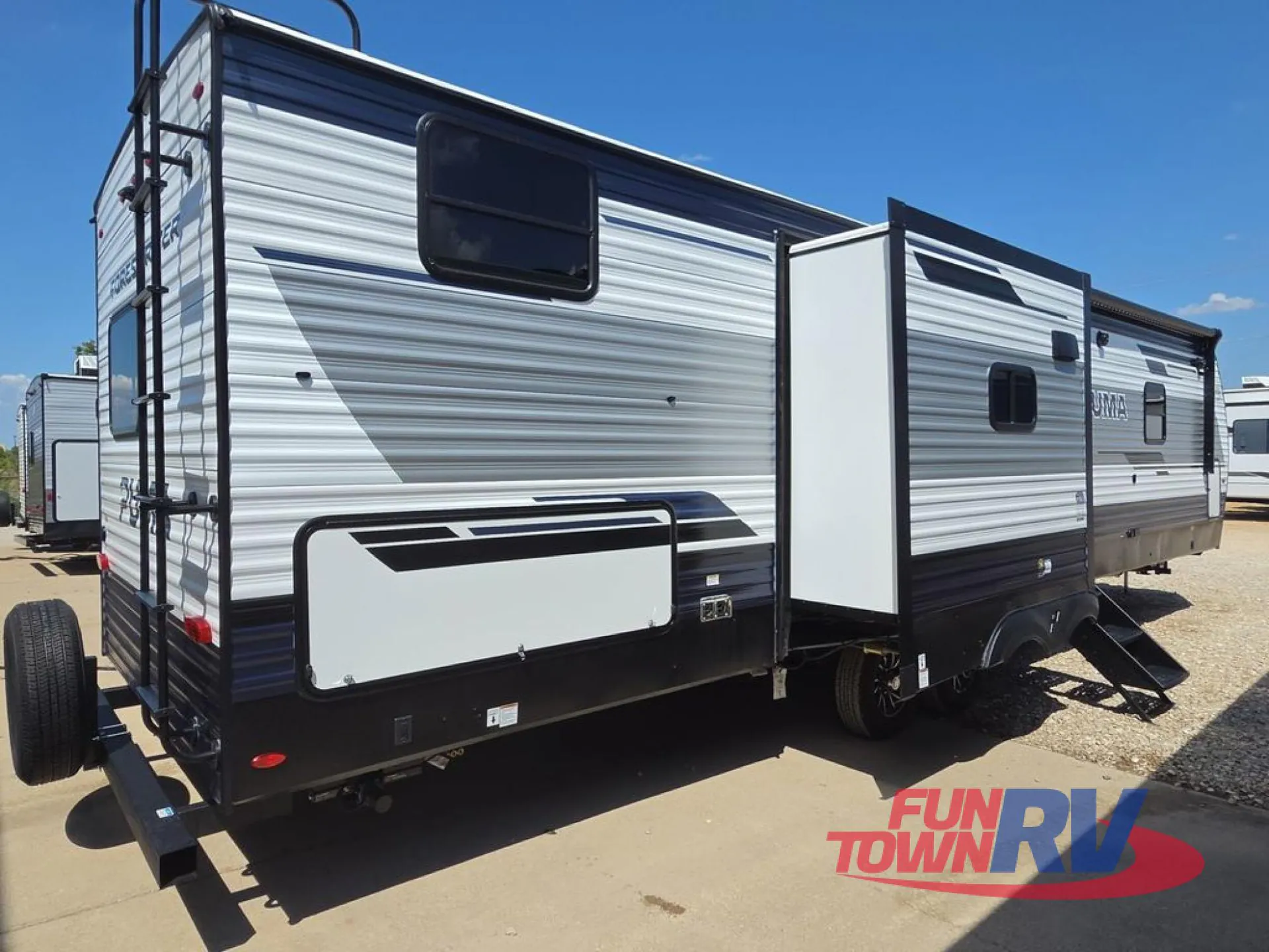 2027 Forest River Puma 32BHFS — Photo 7