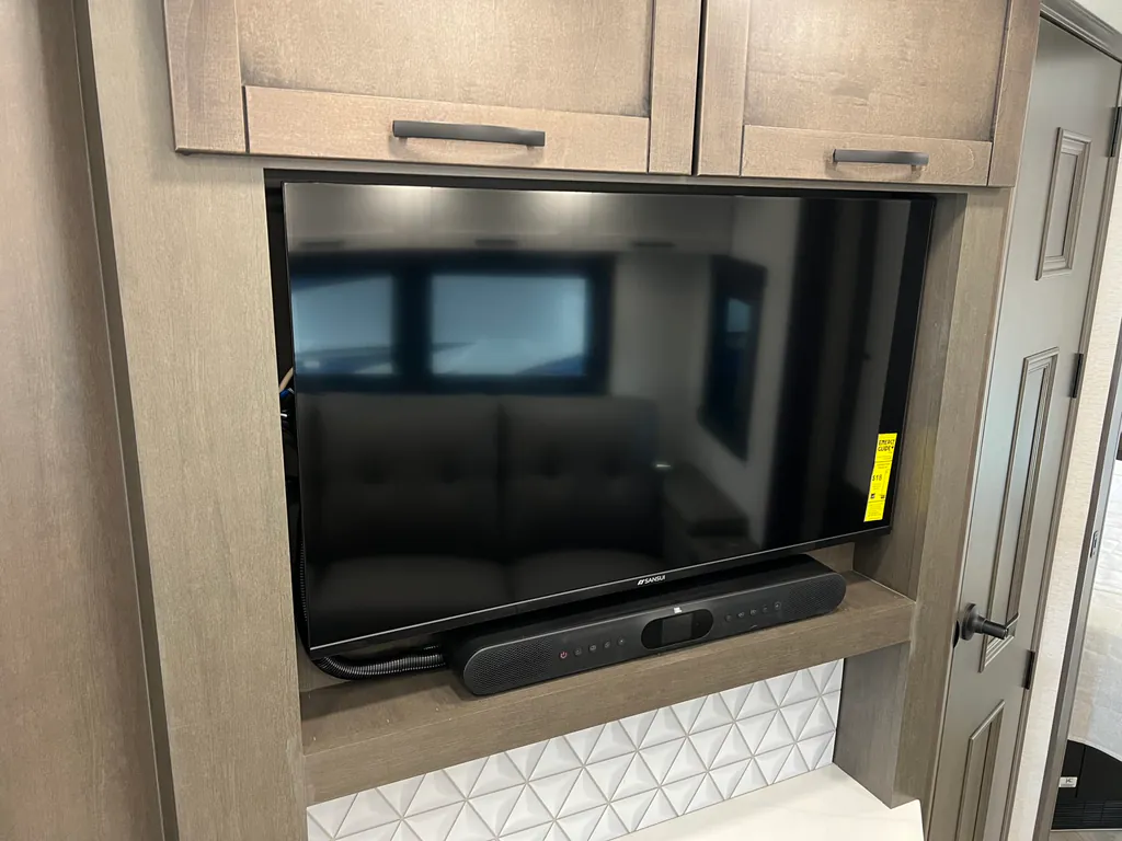 2027 Entegra Coach Accolade 37K, Photos photo 17