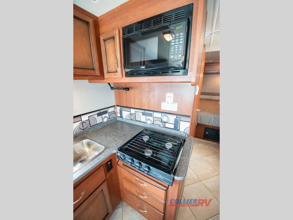2015 Fleetwood Flair 26E, Photos photo 12