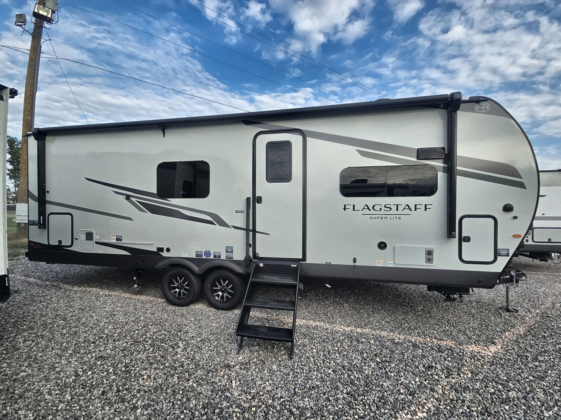 2027 Forest River Flagstaff Super Lite 26MBR — campside