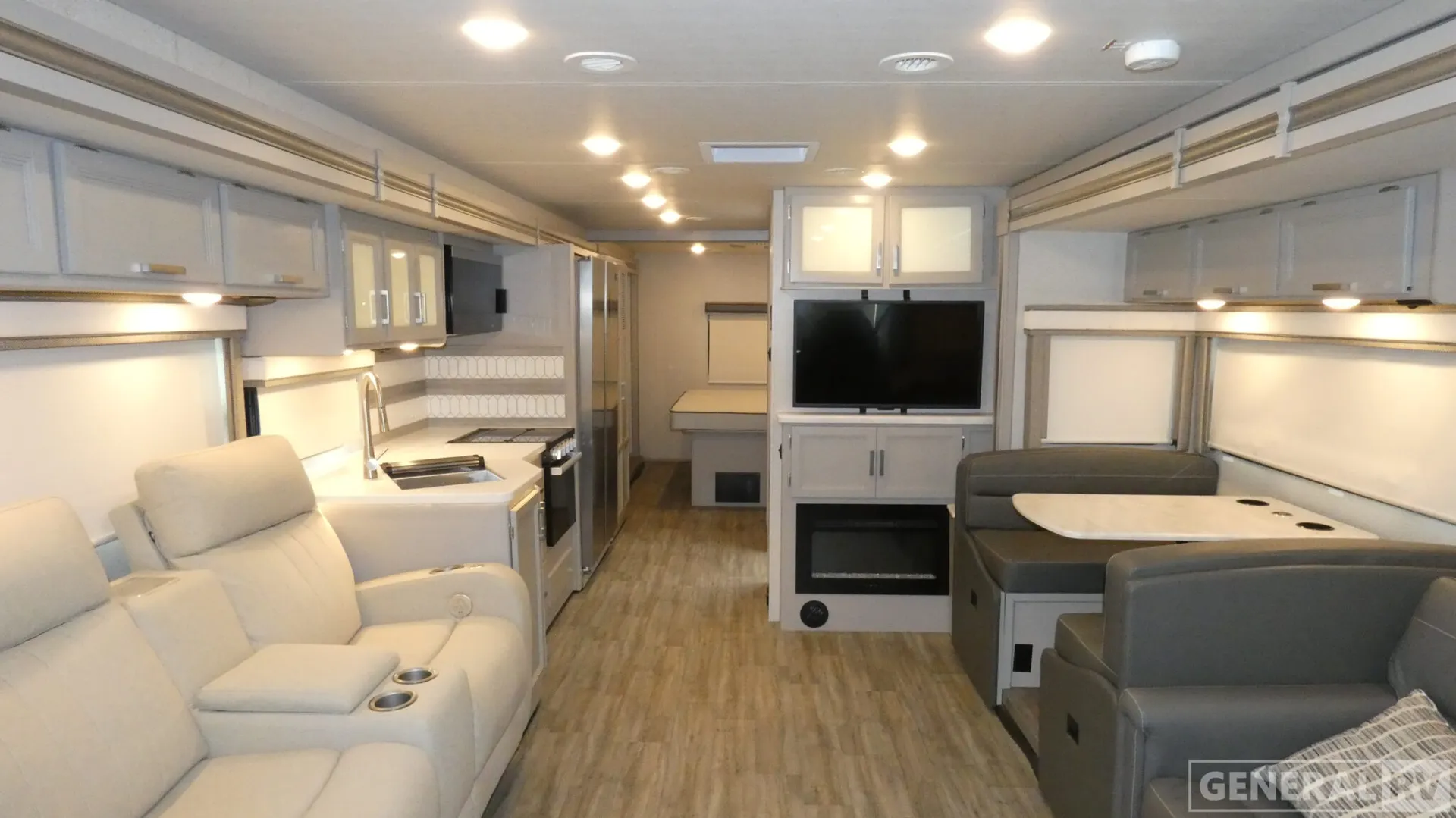 2024 Thor Motor Coach Luminate CC35 - Photo 3