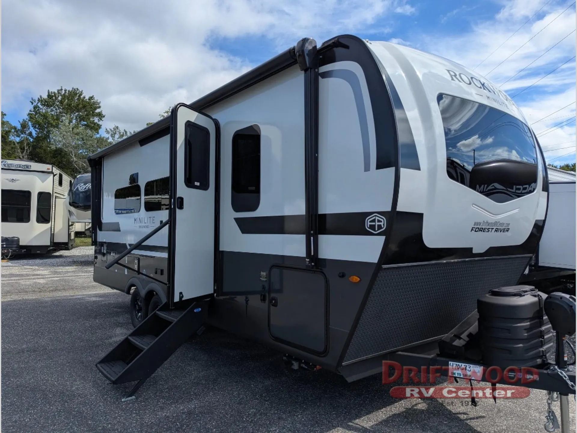 2027 Forest River Rockwood Mini Lite 2524FBT