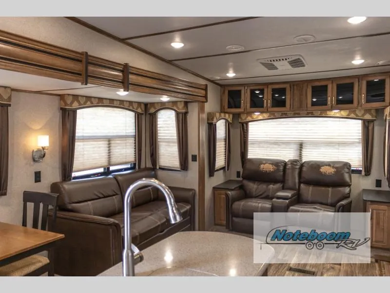 2018 Keystone RV Laredo 355RL - Photo 4