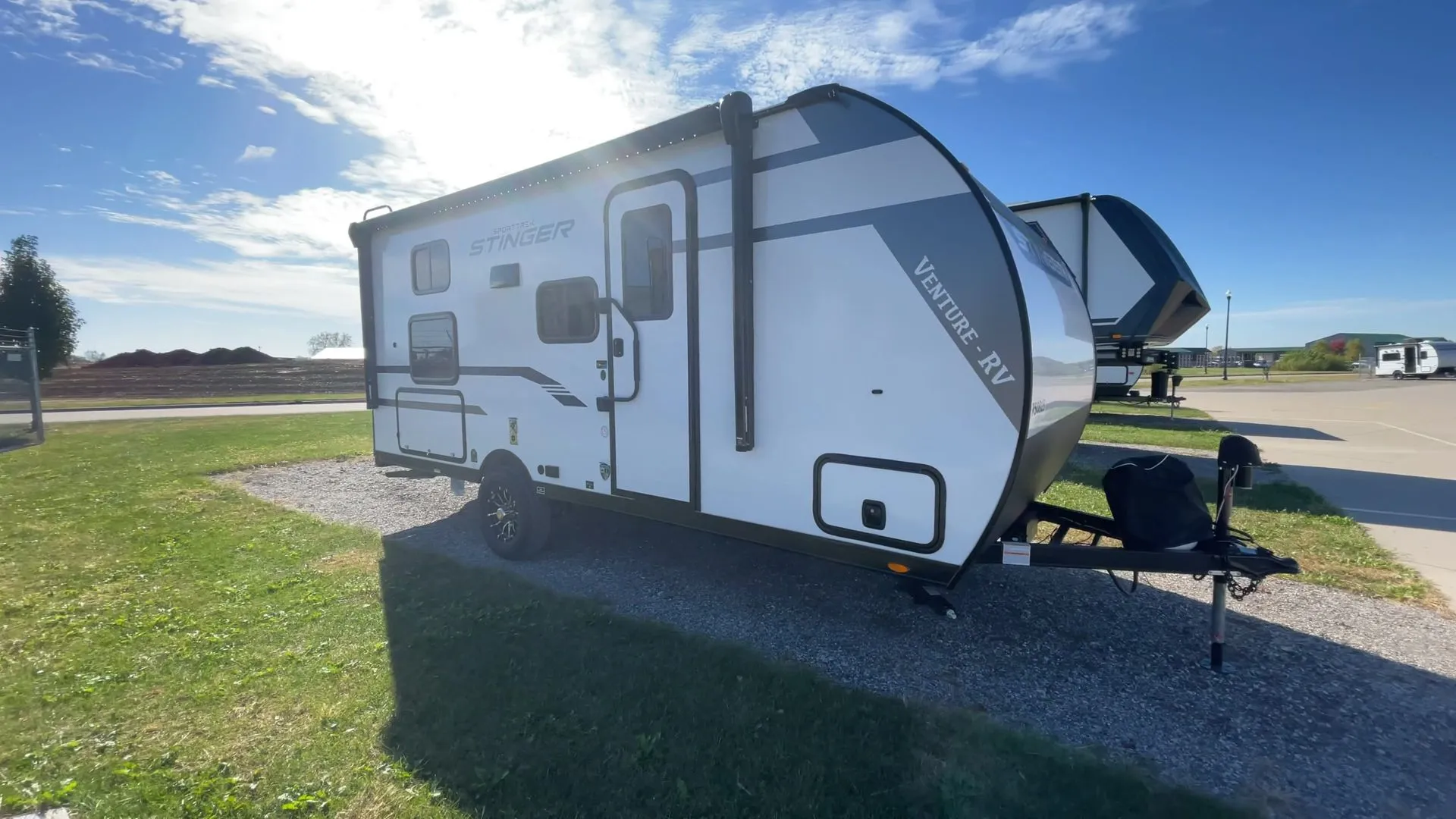 2026 Venture RV SPORTTREK STINGER LITE 161VUD - Photo 3