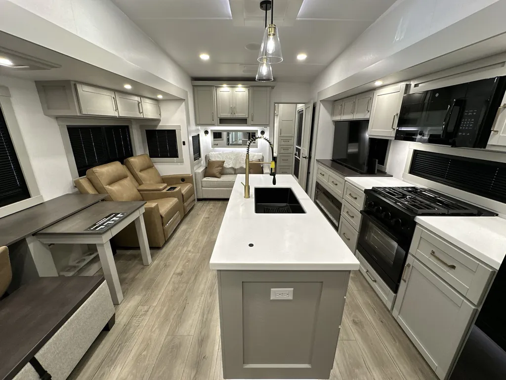 2026 Brinkley Model Z 3515, Photos photo 6