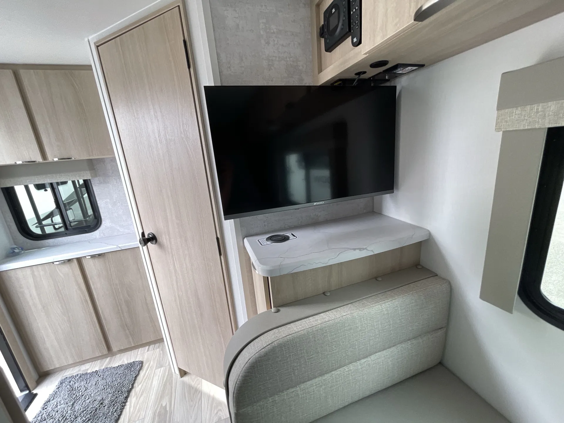 2025 Winnebago Micro Minnie 1720FB — living area main