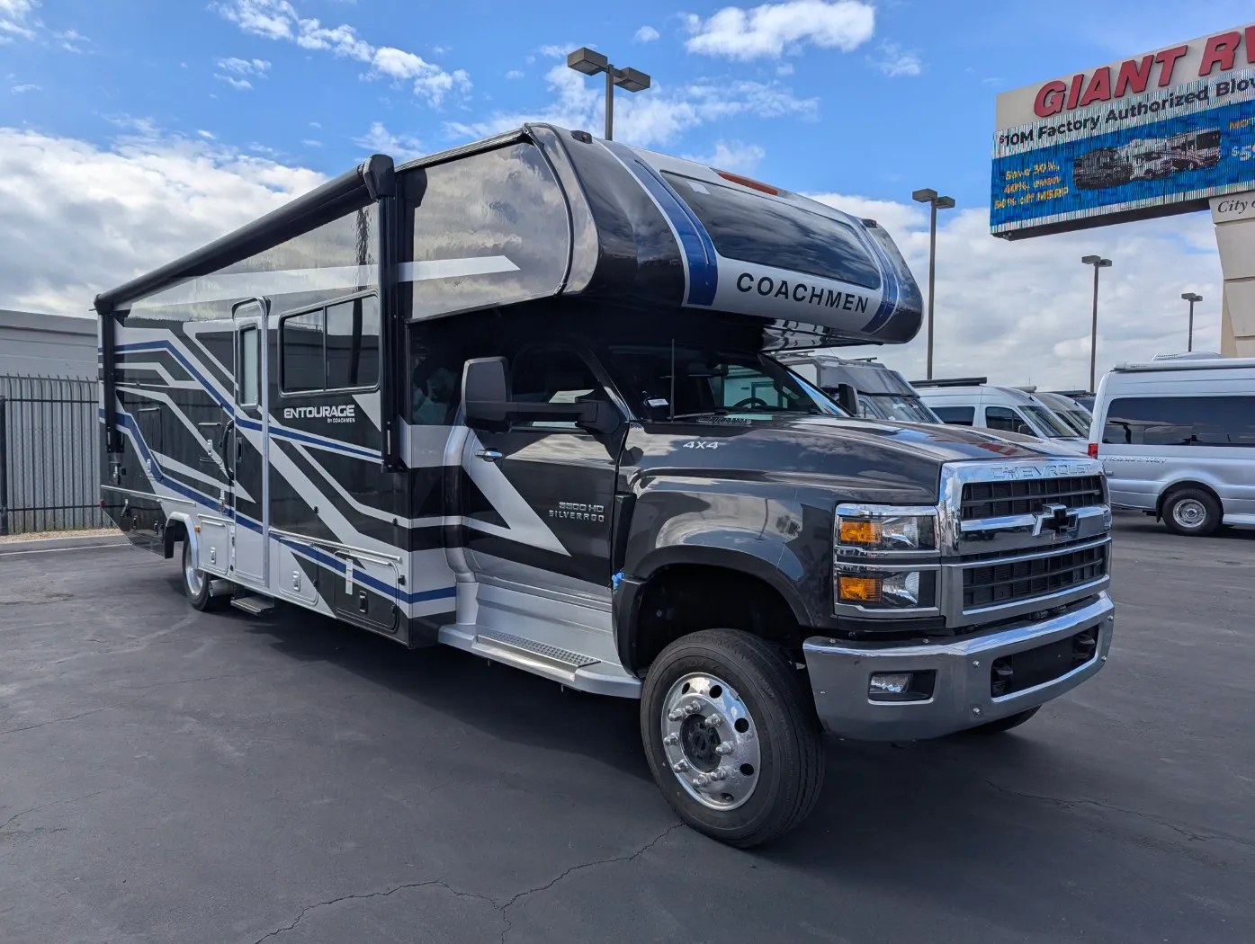 2026 Coachmen Entourage 330DS - Photo 2