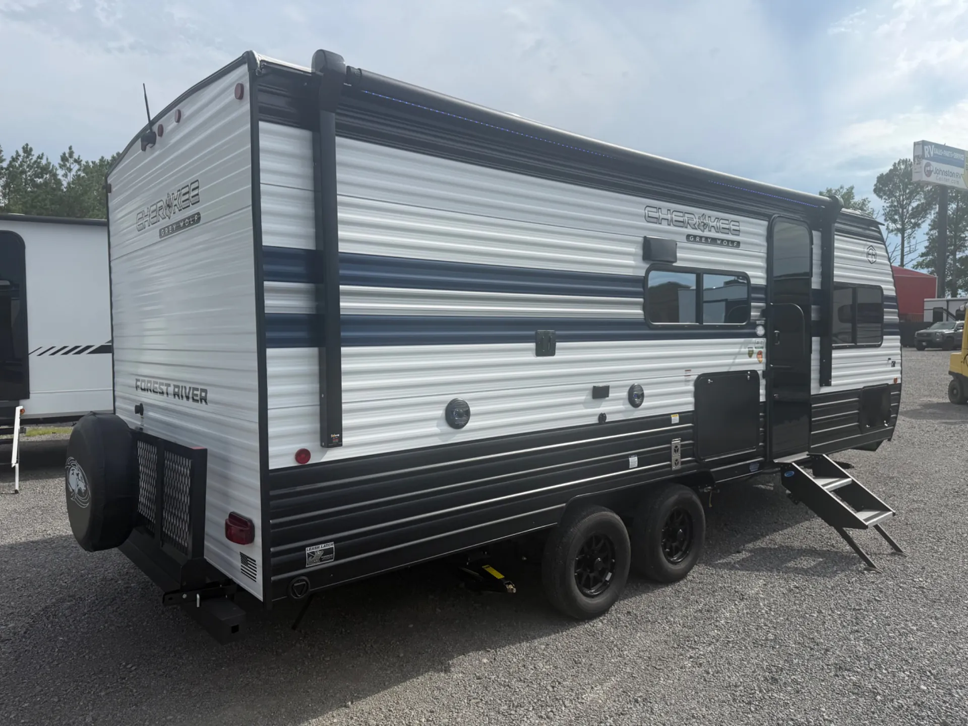 2027 Forest River Cherokee Grey Wolf 21AB — Photo 5