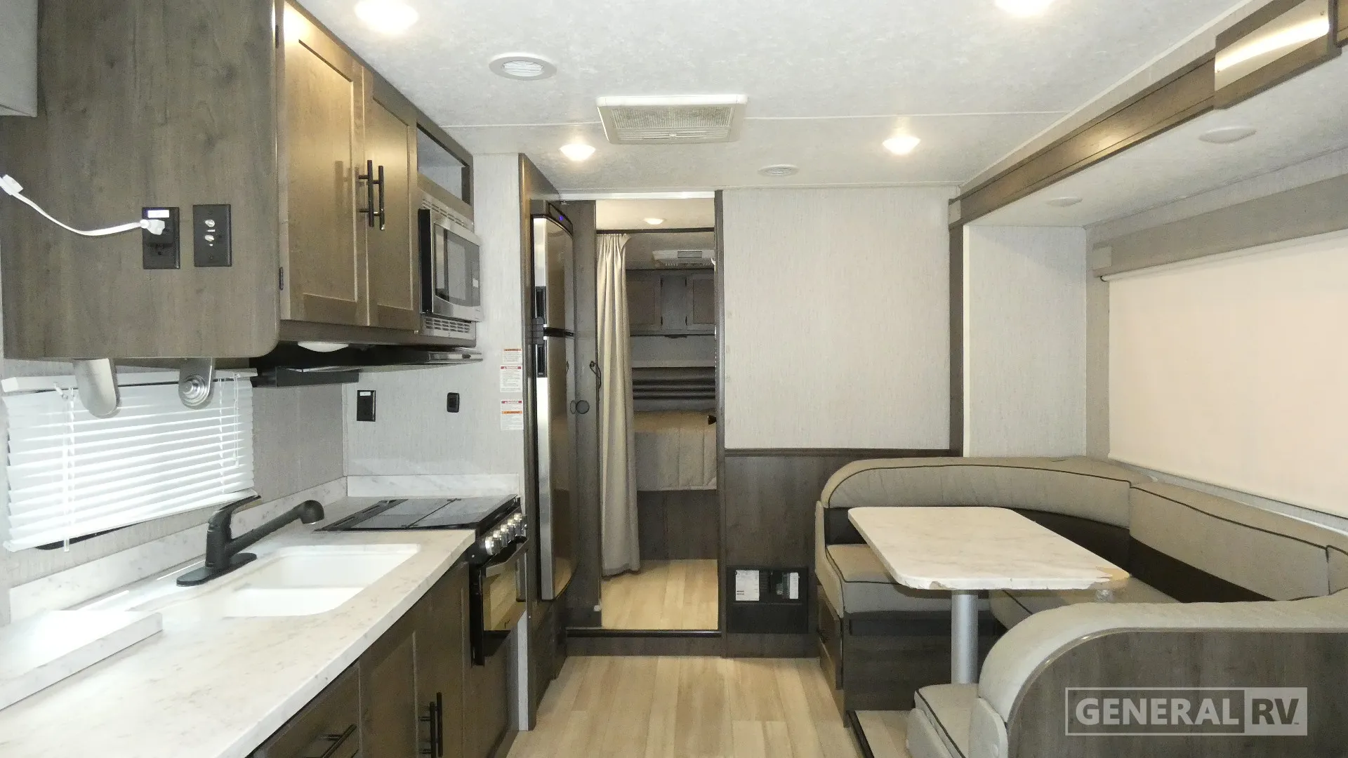 2021 Coachmen Leprechaun 319MB - Photo 3
