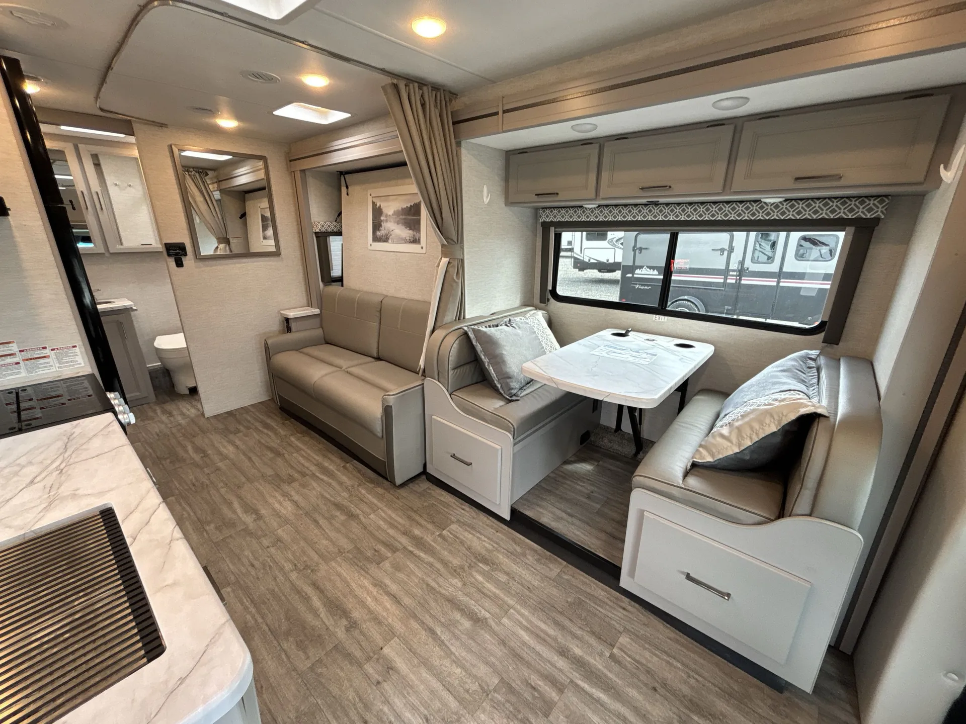2024 Thor Motor Coach Coleman 24CL - Photo 3