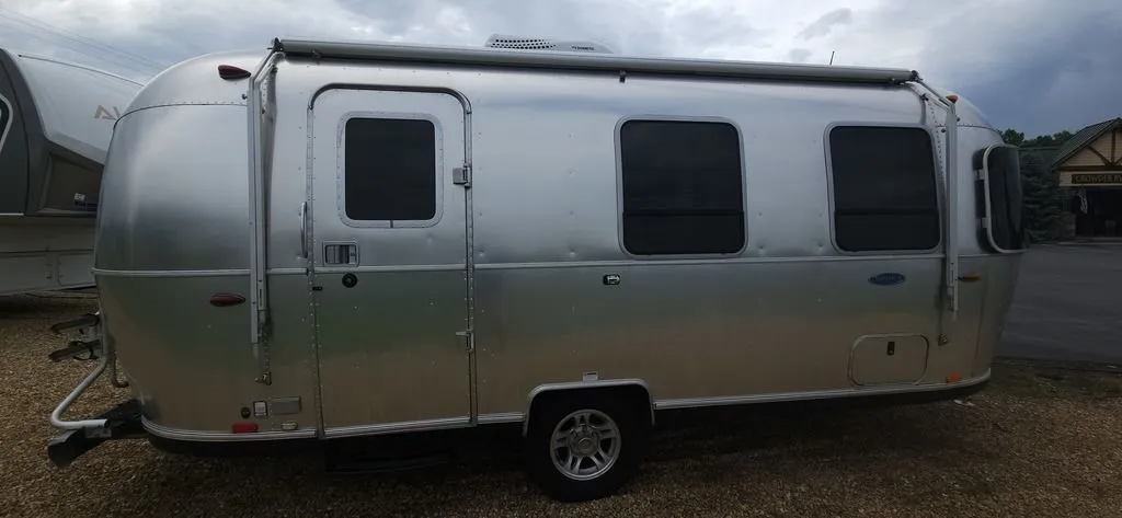 2019 Airstream Sport 22FB - Photo 2