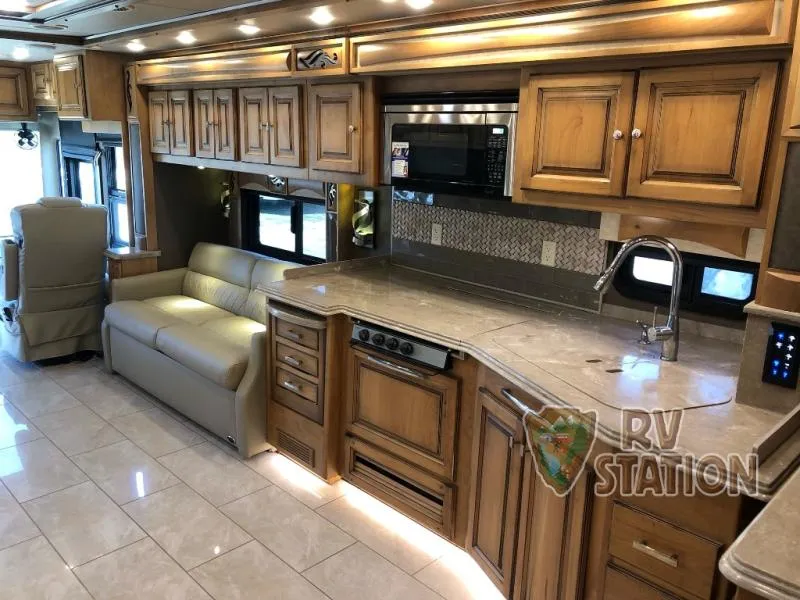 2018 Tiffin Phaeton 40 QKH - Photo 4