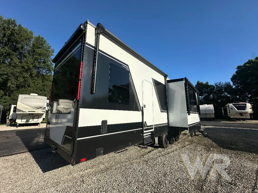 2025 Brinkley Model G 3970, Photos photo 7