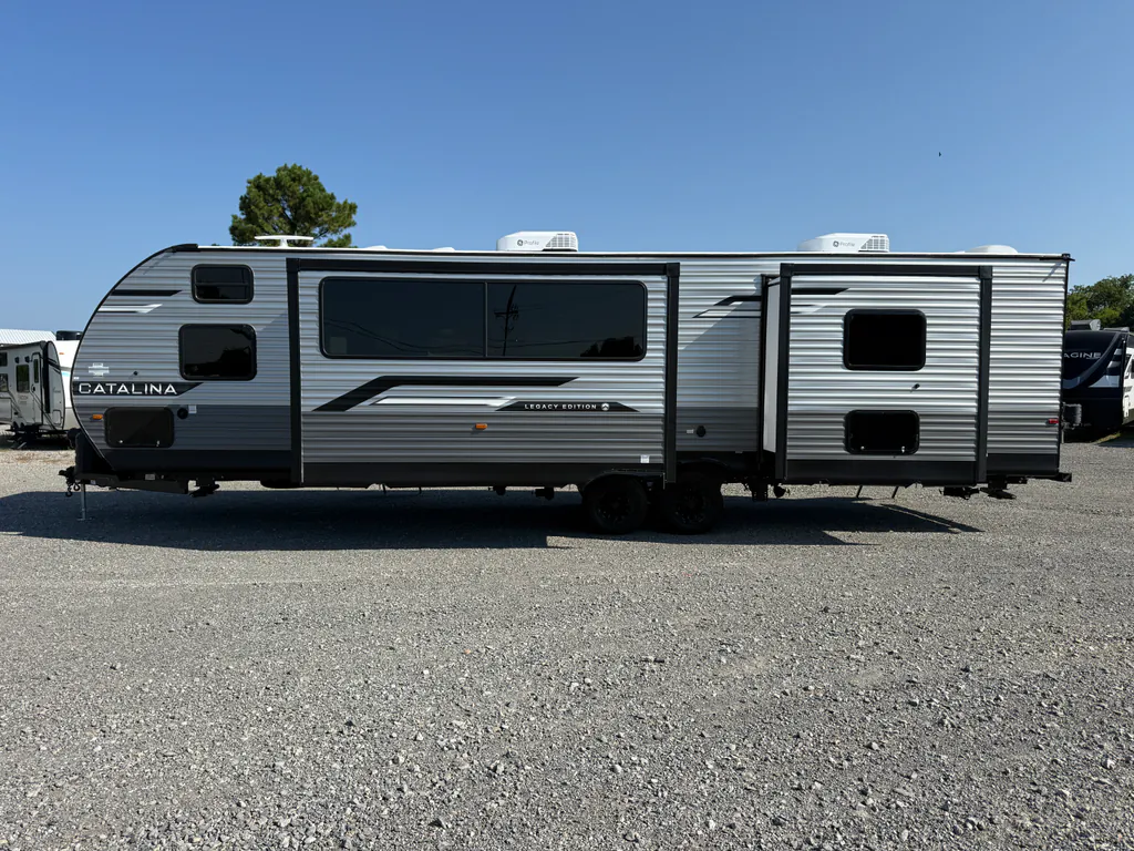 2027 Coachmen Catalina Legacy Edition 333DBDSCK, Photos photo 4