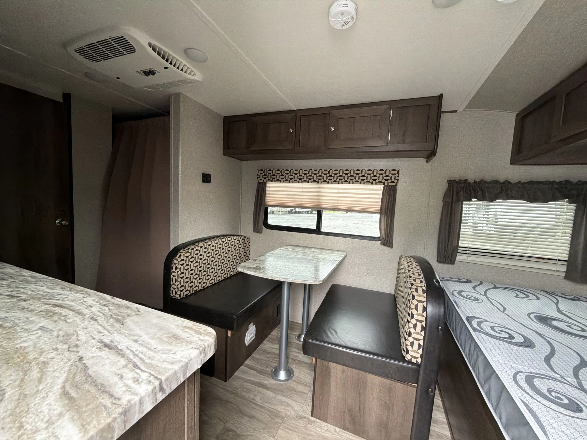 2019 Shasta Oasis 18BH — living area main