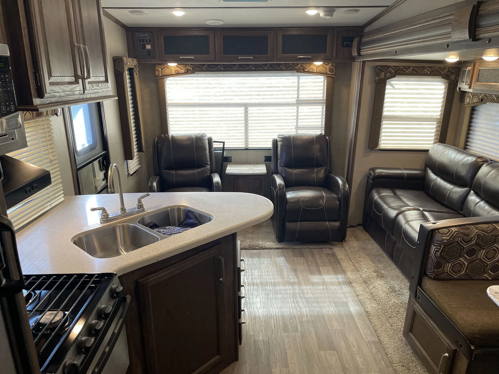 2017 Keystone Cougar 268RLSWE — living area main