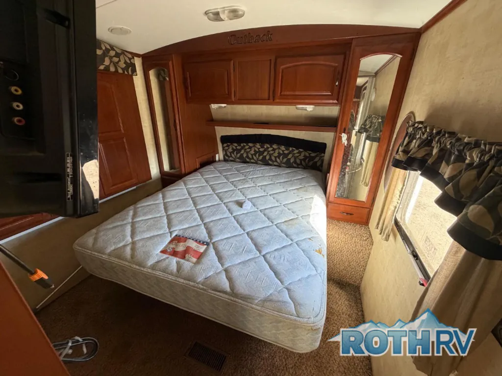 2011 Keystone Outback 298RE, Photos photo 28