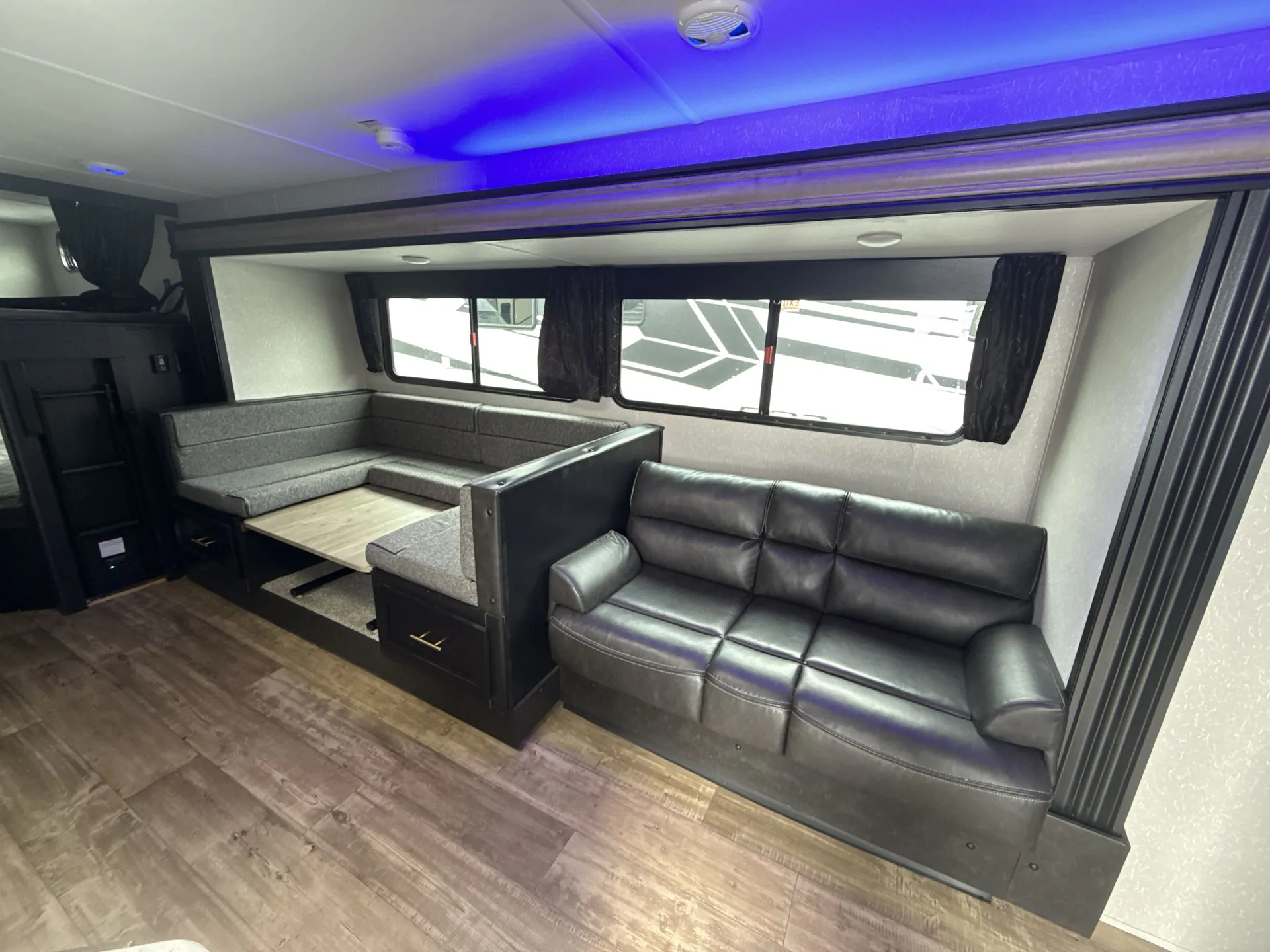 2022 Forest River Cherokee Grey Wolf 26DBH — living area main