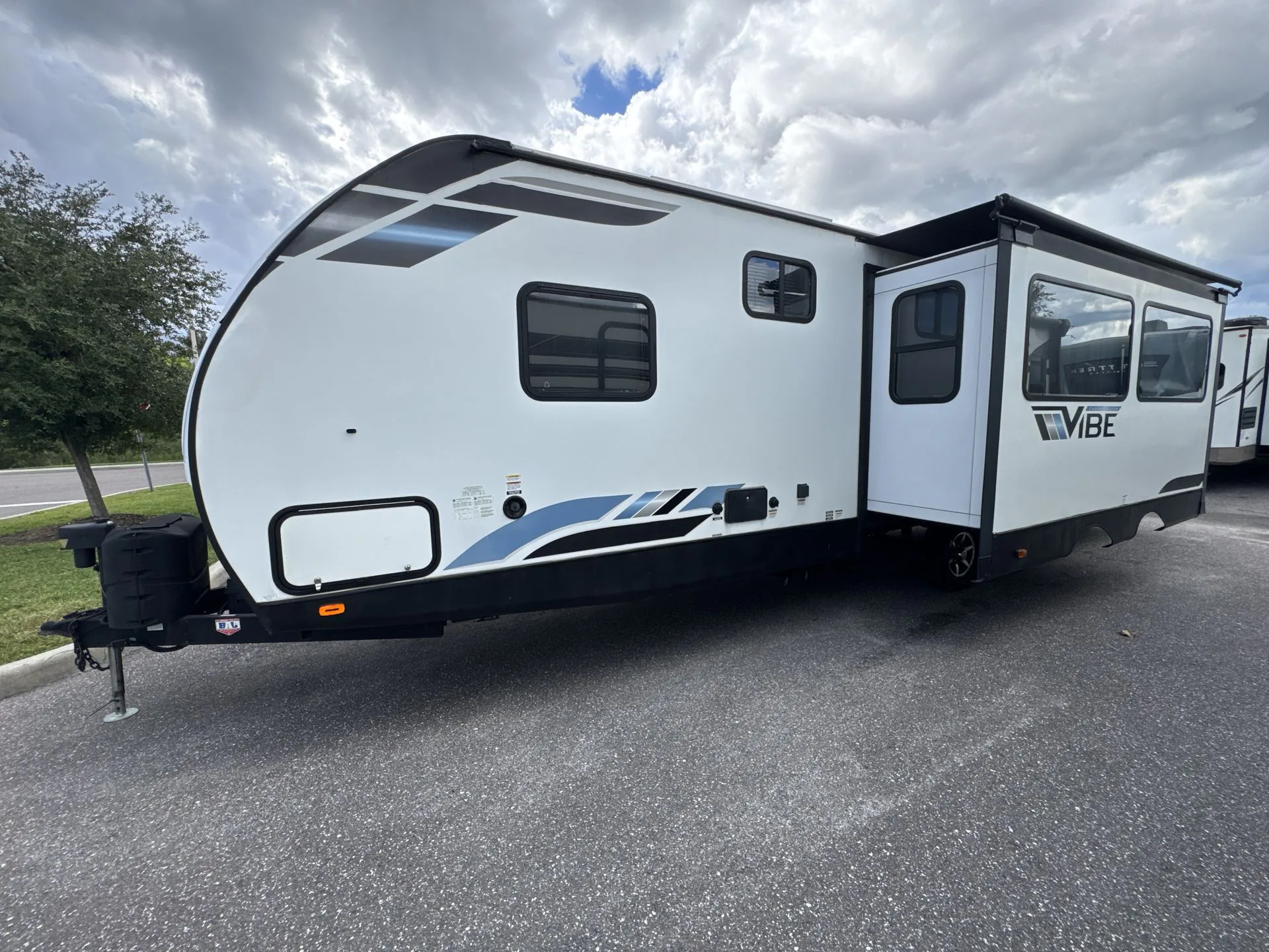 2021 Forest River Vibe 28BH - Photo 3