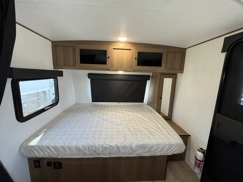 2027 Coachmen Apex Nano 186BH, Photos photo 8