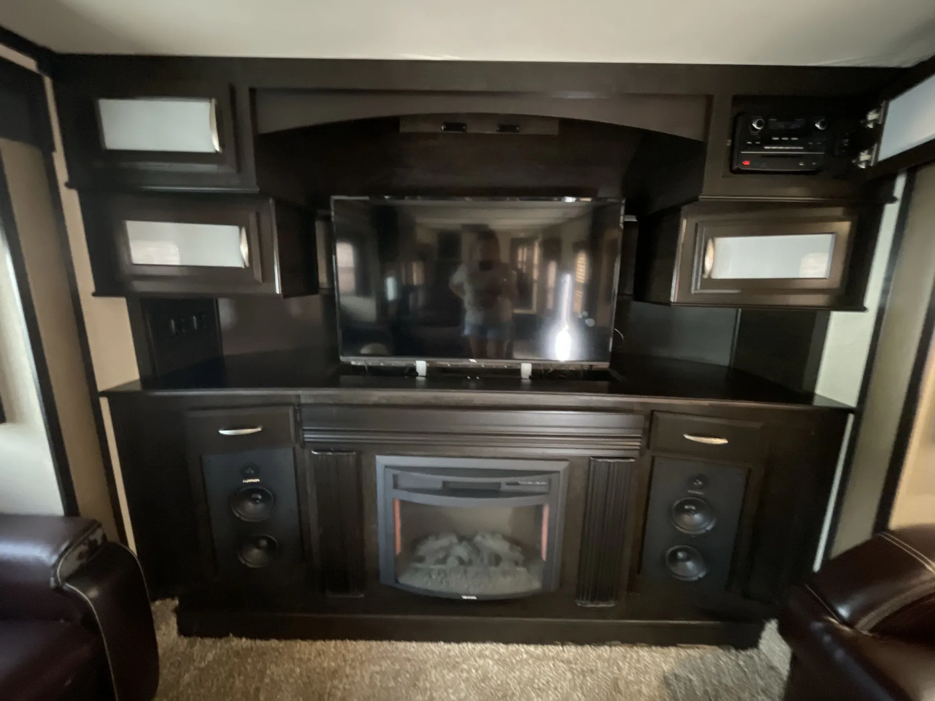 2016 Grand Design Momentum 376TH — living area main